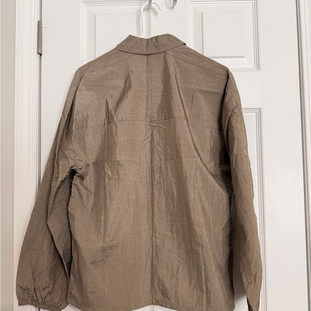 NWOT Athleta Khaki Nylon Windbreaker button up shirt XS Snap Closure Lightweight - Picture 4 of 9